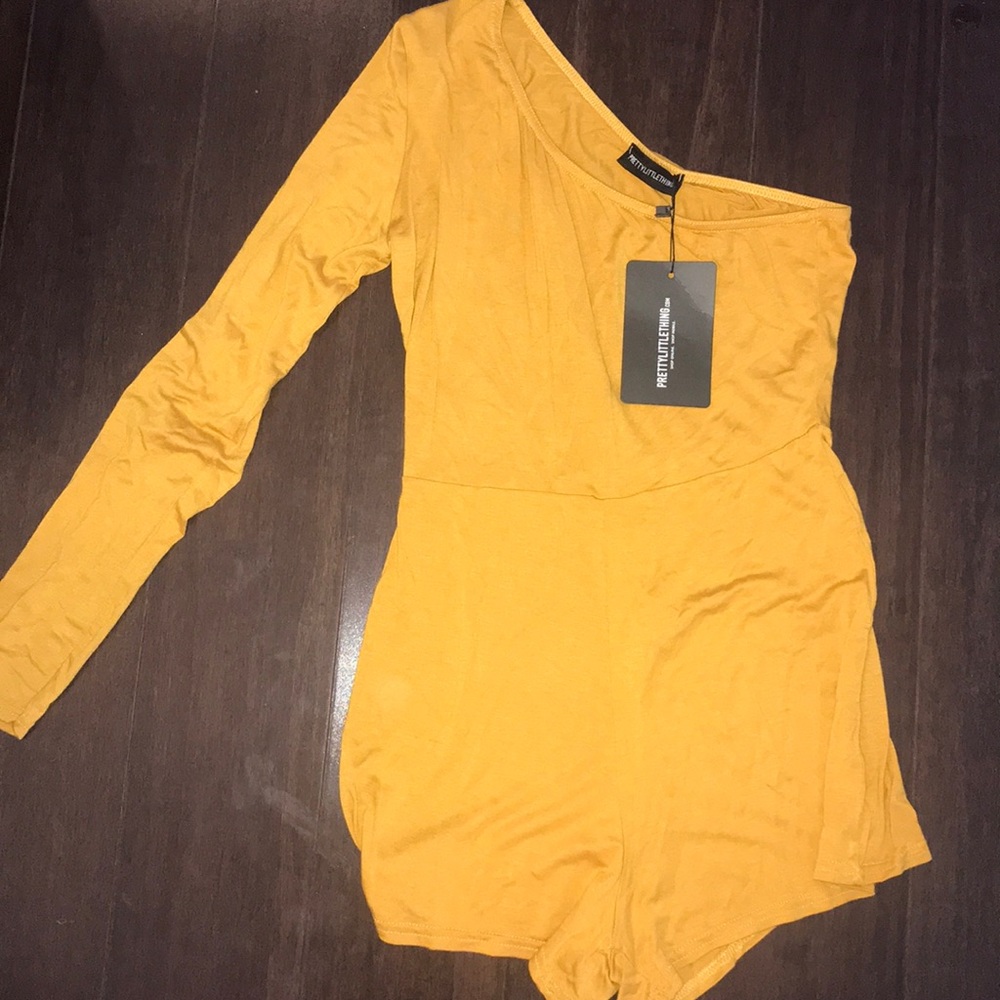 Pretty little thing One sleeve romper